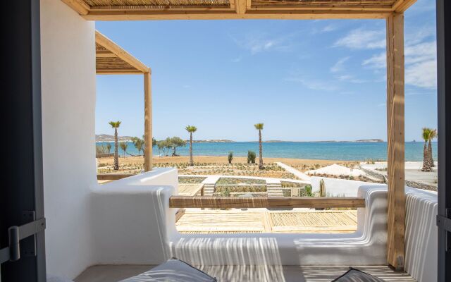 Seesoo Paros Beachfront Resort