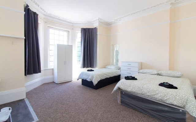 Brookvale Guest House Room 1