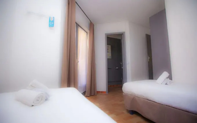 Marina Hotel Club