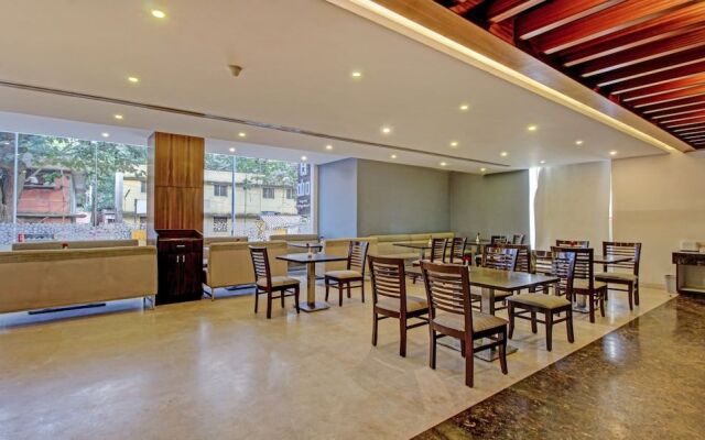 Treebo Trend Hotel Palladium Suites