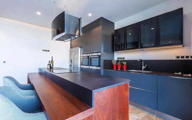 7 Deluxe - Seductive Style and Serenity