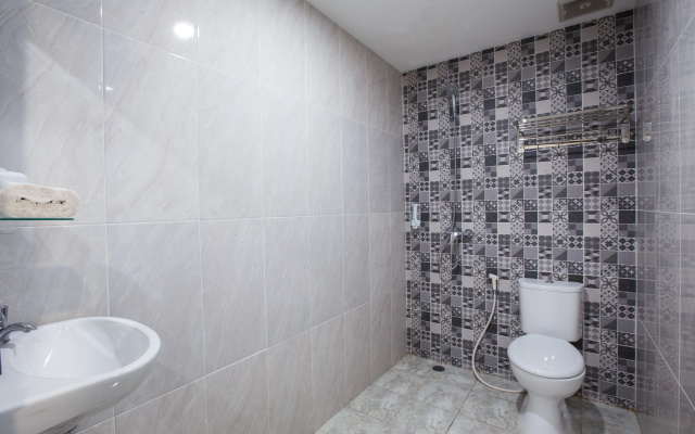 Liberta Home Lovina Bali – Bathroom – Seririt