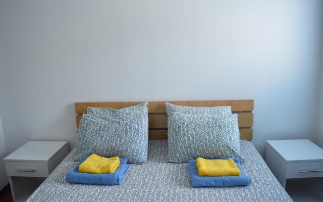 Two bedroom apartment near centre