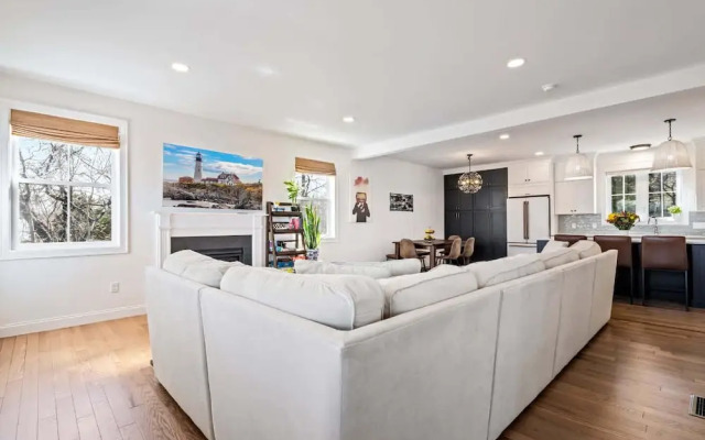 Games, Gym Equipment, Projector, Family Focused