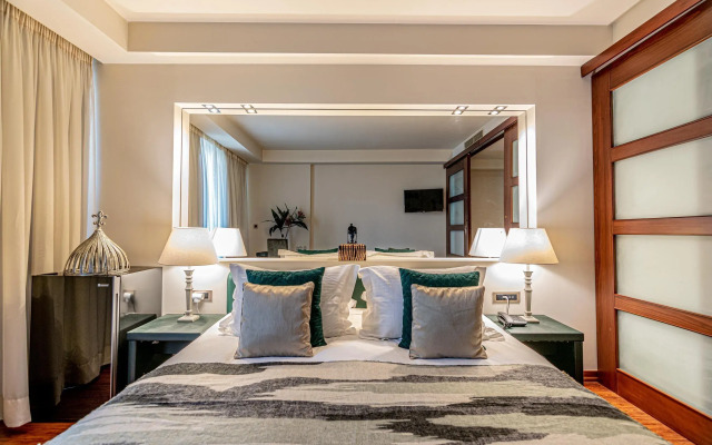 Golden Suites & Spa