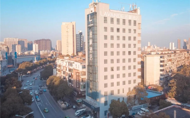 Lavande Hotel(Nanchang Qingshan Road Subway Station Branch)