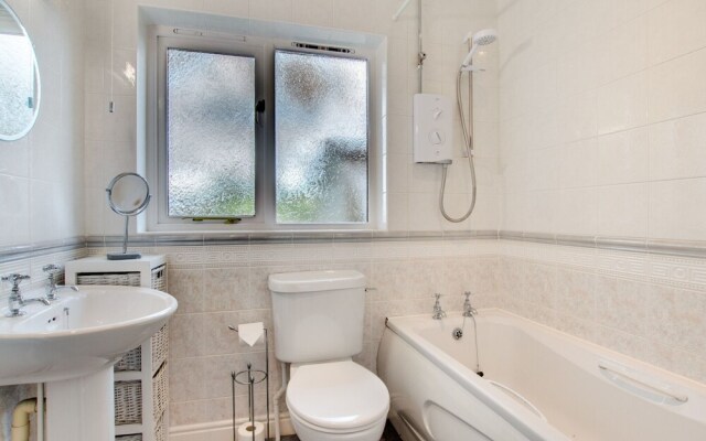 Luxurious Holiday Home in Saundersfoot With Fireplace