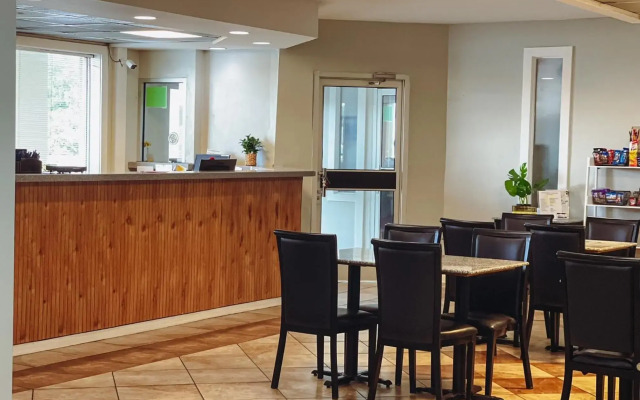 Ramada by Wyndham Lumberton