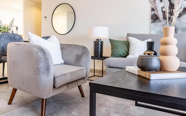 INF3- Luxury apartment close to all amenities.