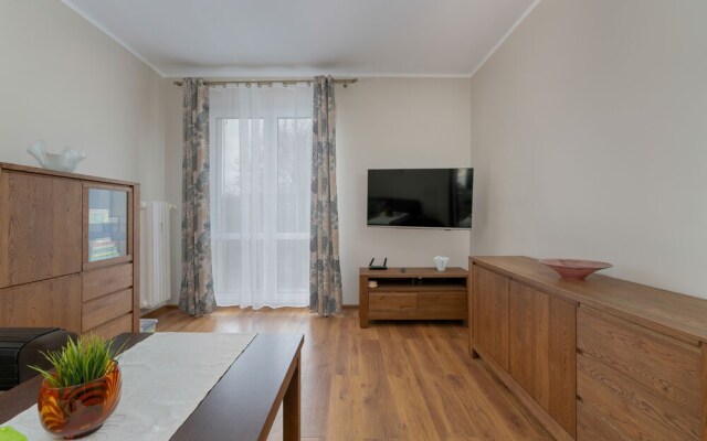 Traditional Apartment by Renters