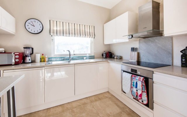 Bright & Modern 2bed in Earls Court