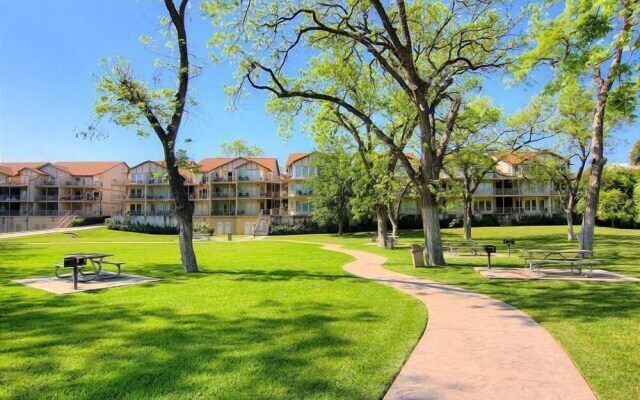 Chateau Relaxeau  Ww D302 2 Bedroom Condo by RedAwning