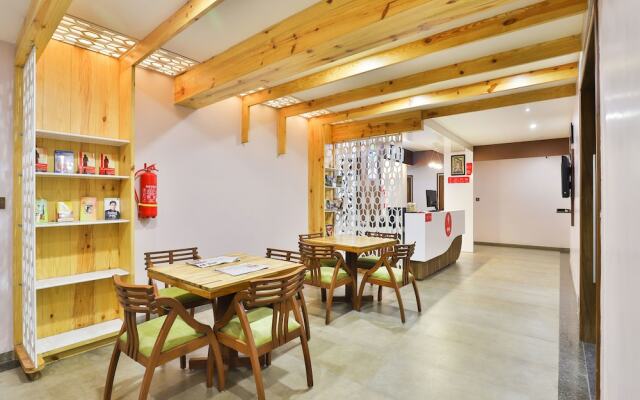 OYO 13420 Hotel Adendip Inn