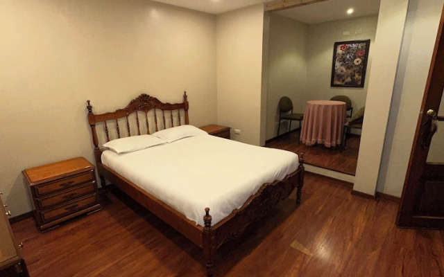 Hotel & Suites El Quijote
