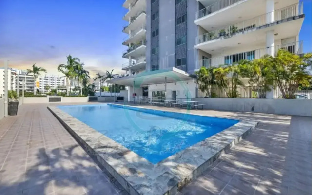 Pinnacle Penthouse Ambience Views Pool Gym