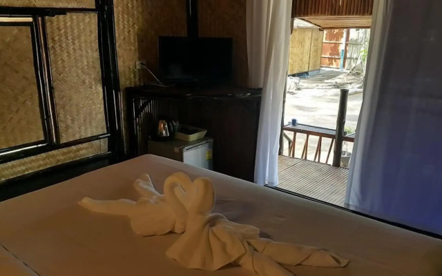 Eco Lanta Hideaway Beach Resort
