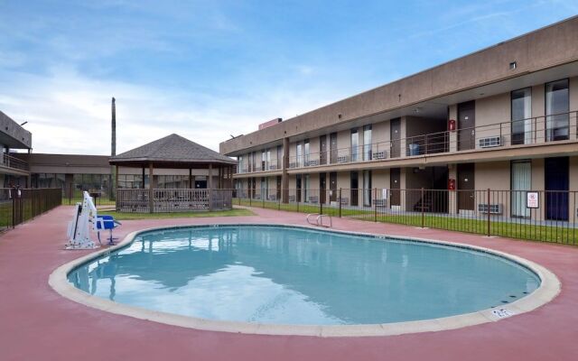 Airport Inn