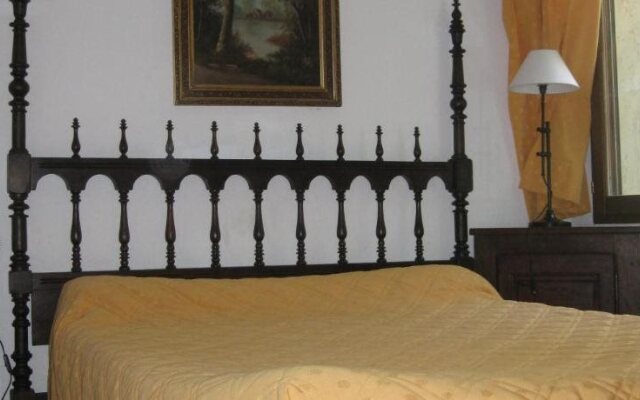 Logis Hôtel Le Vieil Amandier