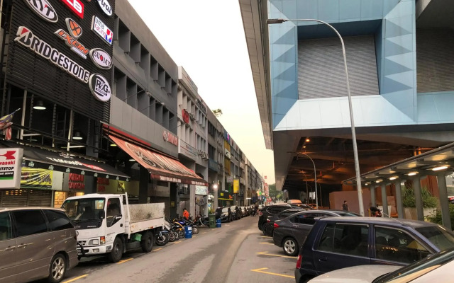 OYO M Design Hotel Taman Pertama