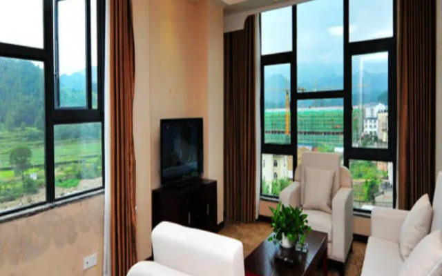 Guoshun Holiday Hotel