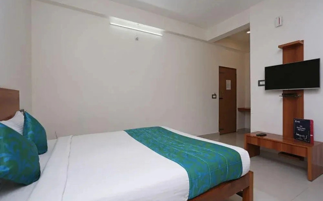 Hotel Le Comforts By OYO Rooms