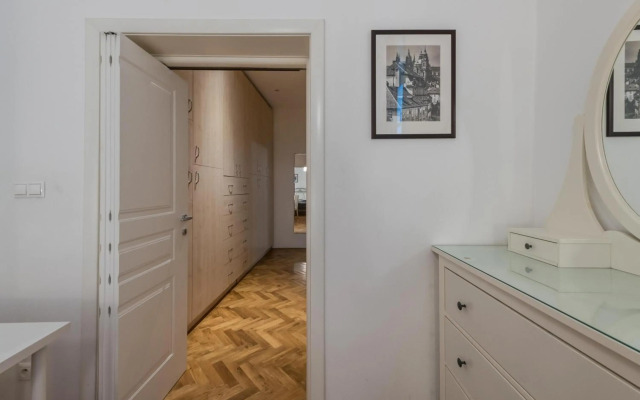 Apartman Carolinum
