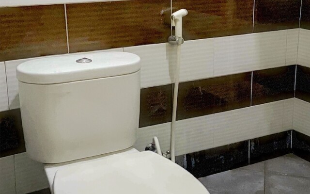 OYO 92065 Kos Flobamor