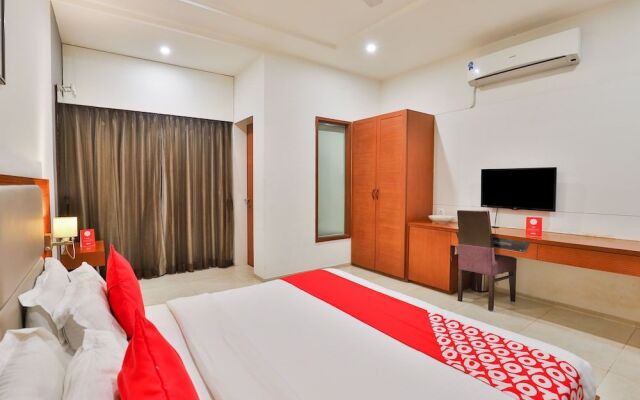 OYO 17283 Greenleaf Club