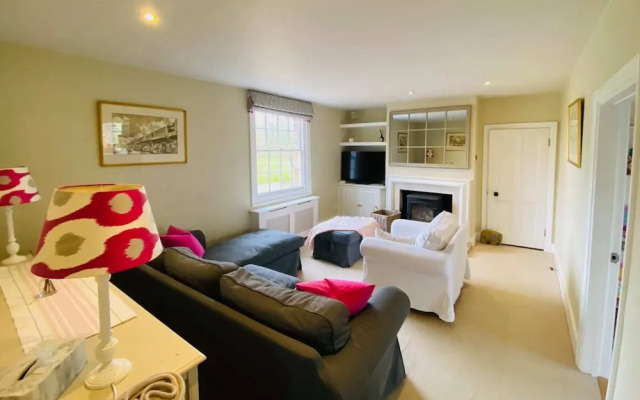 Stunning 6-bed Country House With Heated Pool