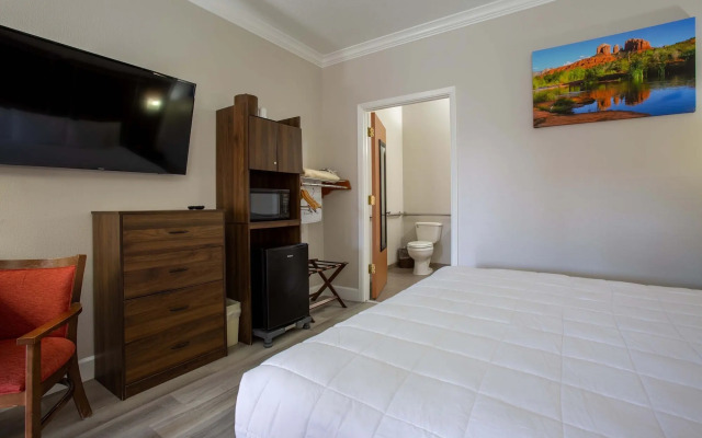 Wildflower Inn at Bell Rock