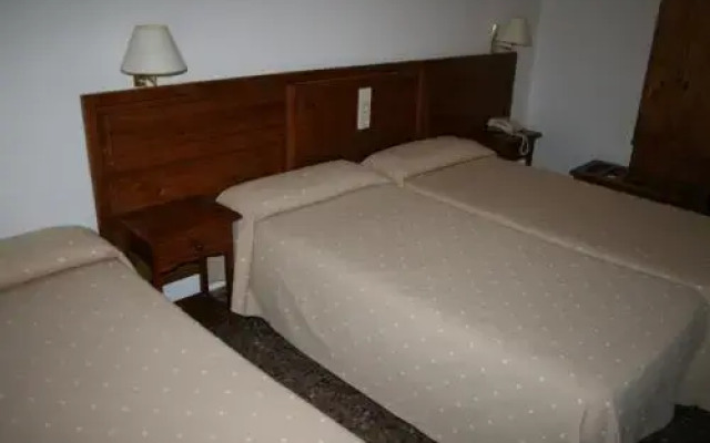 Hostal Puente de Piedra