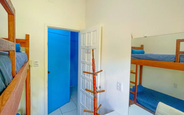 Onça da Praia Hostel