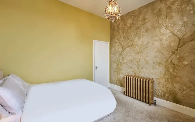 Host Stay Mermaid Hove