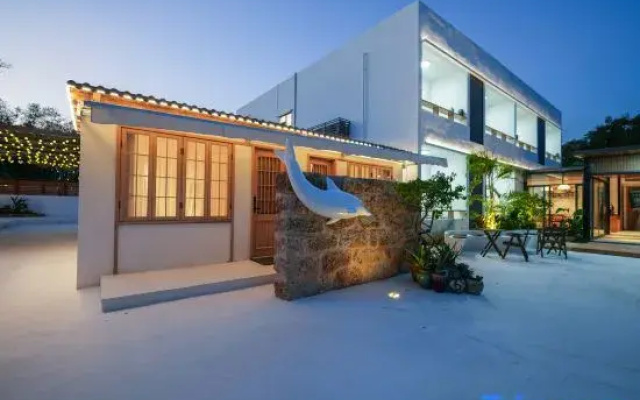 Phoenix · Xiugu Valley Pool Boutique Retreat
