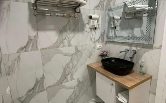 The Queens Lion Premium Hotel