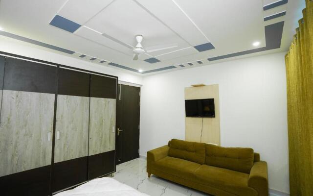 Lime Tree 2 Bhk serviced Apartment Near Fortis Gurgaon