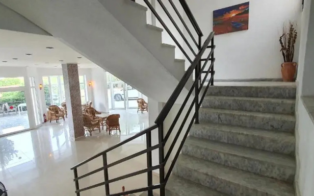 Pashos Hotel