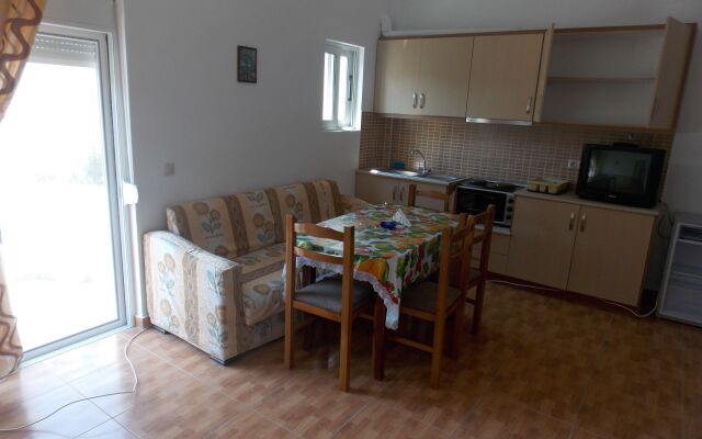 Eleana Apartments
