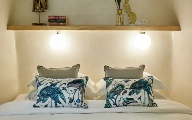 Gitsa Cliff Luxury Villa