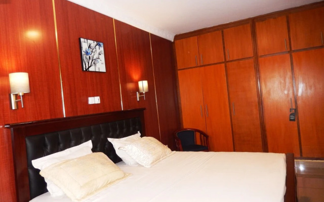 Noubou International Hotel Bonapriso
