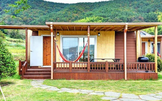 Geoje Jeongdeulgo Pension