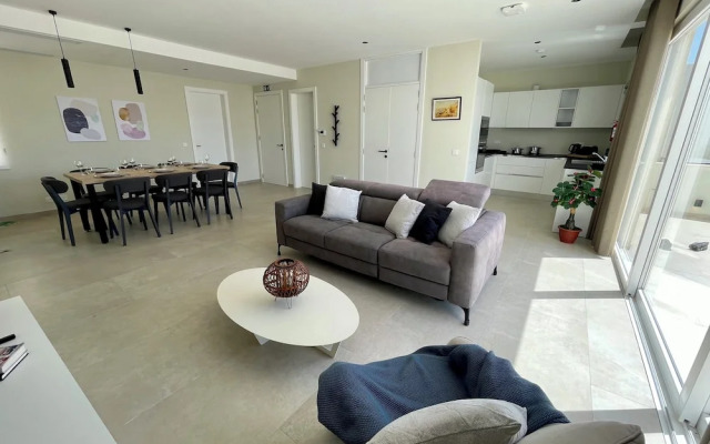Bugibba Square Seafront LUX Apartments