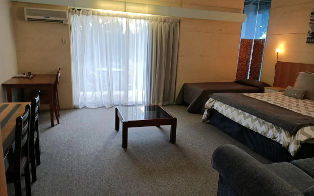 Yanchep Inn