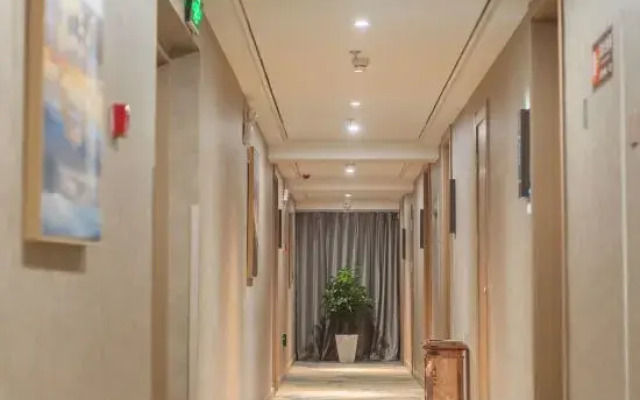 Elong Ruiyun Hotel (Bengbu Carnival Store)