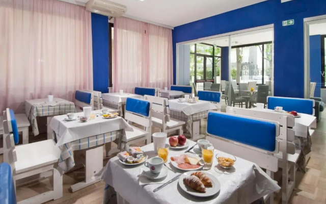 Hotel Holiday