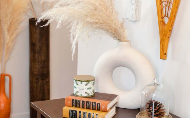 HOLT - Modern, Newly Renovated 2BR in Willits Town Center