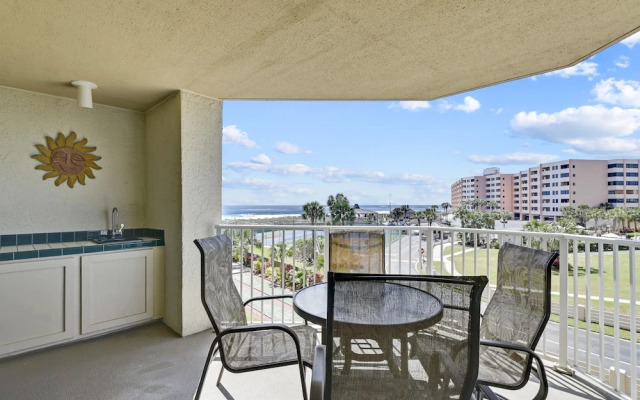 Inlet Reef 213 2 Bedroom Condo by RedAwning