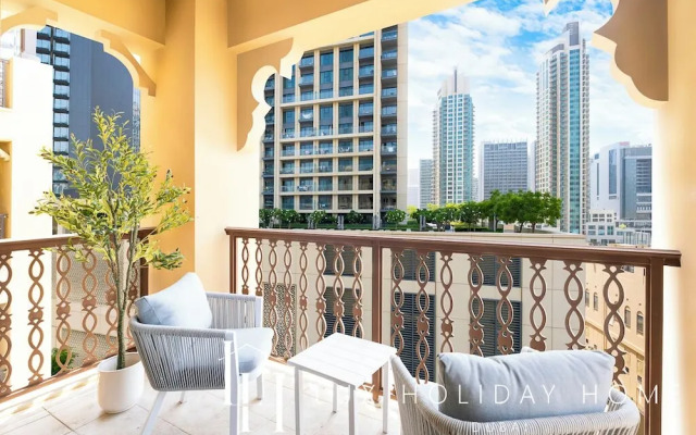 LUX  Modern Residence across Dubai Mall