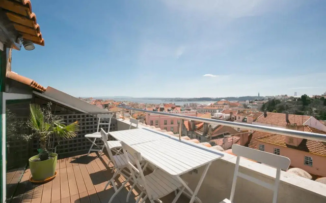 LV Premier P Real PI1 Central River Views Terrace