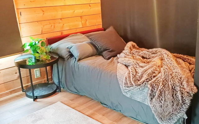 Hooting Owl Lodge